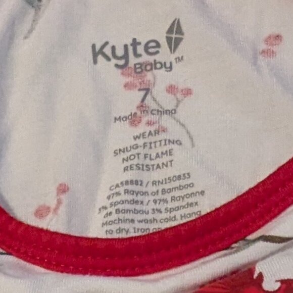 Kyte Baby long sleeve Christmas PJs pajamas - Winterberry (size 7) - Picture 3 of 3